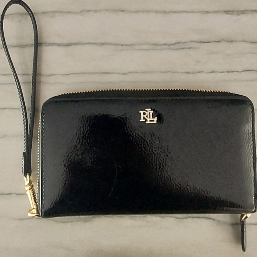 LAUREN BY RALPH LAUREN VEGAN PATENT LEATHER WRISTLET WALLET
